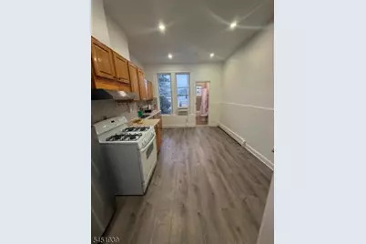 90 Hancock Ave, Jersey City, NJ 07307 - Photo 3