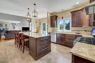 7 Bentley Way, Washington Township, NJ 07853 - Photo 11