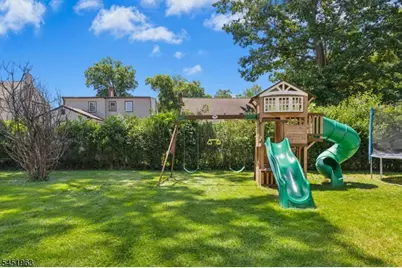 329 Maplewood Ave, Kenilworth, NJ 07033 - Photo 19