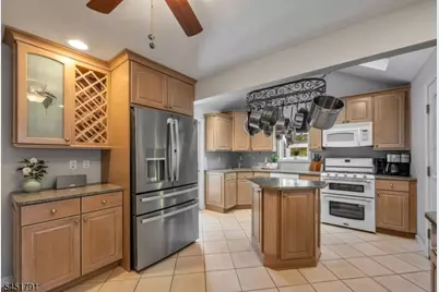 19 Edgewood Rd, Ringwood, NJ 07456 - Photo 9