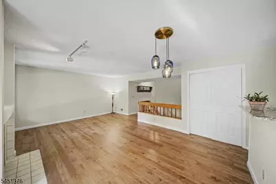 24 Pine Hollow Ct, Jefferson Township, NJ 07438 - Photo 7