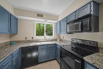 24 Pine Hollow Ct, Jefferson Township, NJ 07438 - Photo 9