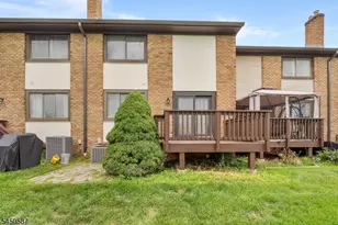 624 Robin Rd, Hillsborough Township, NJ 08844 - Photo 21