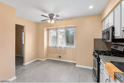 624 Robin Rd, Hillsborough Township, NJ 08844 - Photo 5