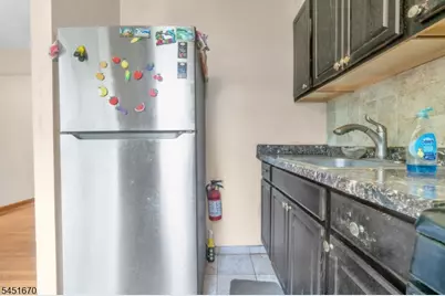 637 Britton St, Elizabeth, NJ 07202 - Photo 9