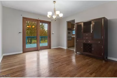 28 Bear Brook Ln, Livingston, NJ 07039 - Photo 5