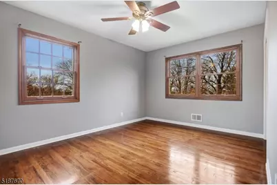 28 Bear Brook Ln, Livingston, NJ 07039 - Photo 13