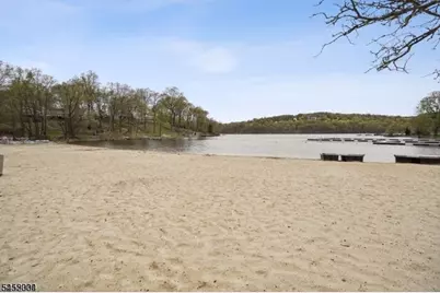 72 W Lake Shore Dr, Rockaway Township, NJ 07866 - Photo 37