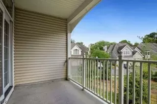 109 Turlington Ct, Livingston, NJ 07039 - Photo 15