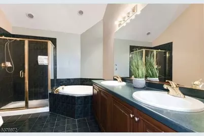 109 Turlington Ct, Livingston, NJ 07039 - Photo 13