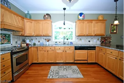 32 Coddington Rd, Readington, NJ 08889 - Photo 9