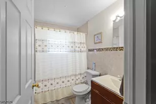 48 Cedarhurst Ave, Woodland Park, NJ 07424 - Photo 5