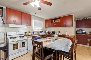 48 Cedarhurst Ave, Woodland Park, NJ 07424 - Photo 3