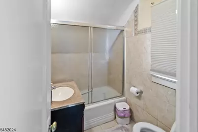 48 Cedarhurst Ave, Woodland Park, NJ 07424 - Photo 17