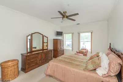 607 Brittany Dr, Wayne, NJ 07470 - Photo 15