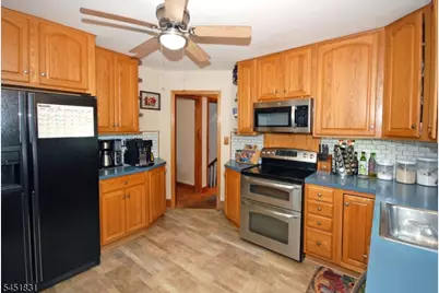 131 Weiss Ter, Raritan, NJ 08869 - Photo 11