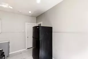 28 Underwood St, Newark, NJ 07106 - Photo 21