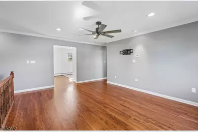 39 Manchester Ct, Wayne, NJ 07470 - Photo 5