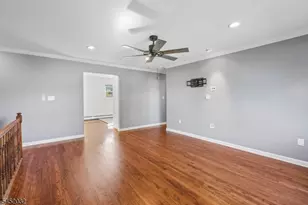 39 Manchester Ct, Wayne, NJ 07470 - Photo 5