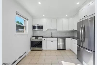 39 Manchester Ct, Wayne, NJ 07470 - Photo 13
