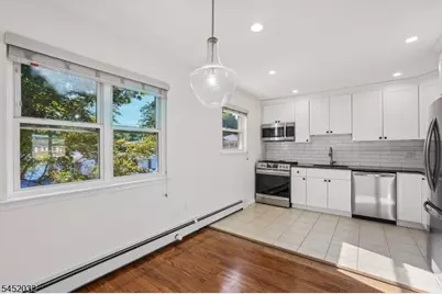 39 Manchester Ct, Wayne, NJ 07470 - Photo 11