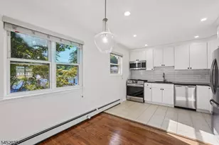 39 Manchester Ct, Wayne, NJ 07470 - Photo 11