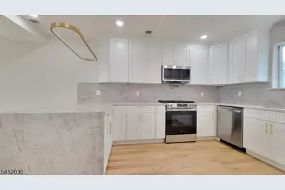 135 Lake Shore Dr, Parsippany, NJ 07054 - Photo 9