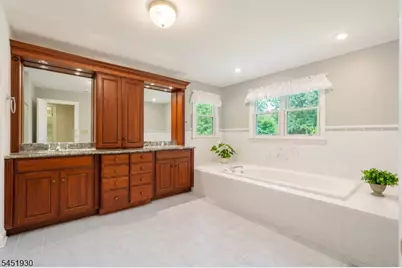 40 Newland Ct, Bridgewater Twp., NJ 08807 - Photo 17