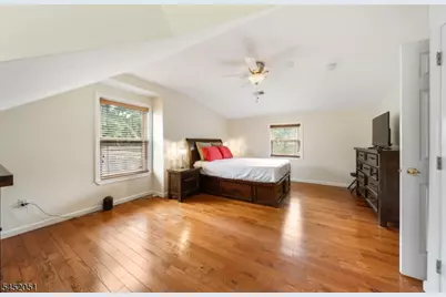 108 Independence Dr, Roselle, NJ 07203 - Photo 13