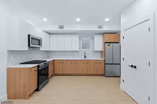 369 6th Ave, Newark, NJ 07107 - Photo 33