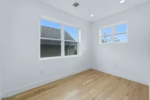 369 6th Ave, Newark, NJ 07107 - Photo 23