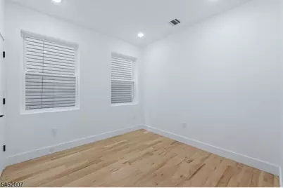 369 6th Ave, Newark, NJ 07107 - Photo 11