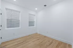 369 6th Ave, Newark, NJ 07107 - Photo 11