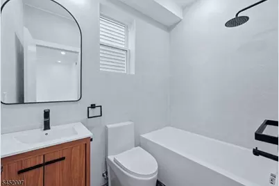 369 6th Ave, Newark, NJ 07107 - Photo 29