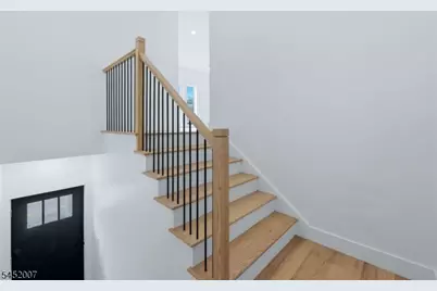 369 6th Ave, Newark, NJ 07107 - Photo 17