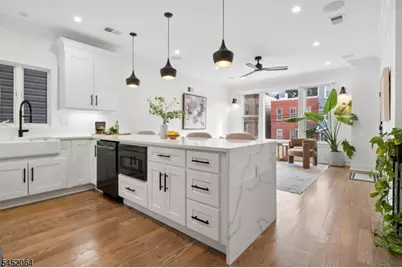 204 Bowers St, Jersey City, NJ 07307 - Photo 5