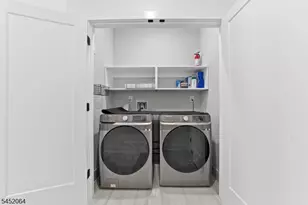204 Bowers St, Jersey City, NJ 07307 - Photo 25