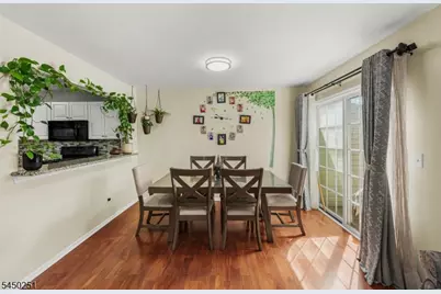 262 Retta Ct, Piscataway Township, NJ 08854 - Photo 5