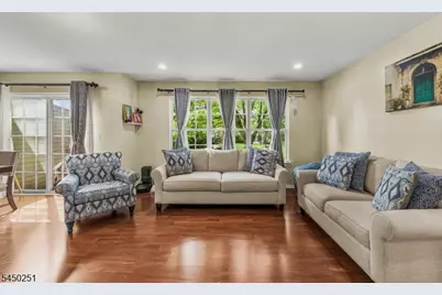 262 Retta Ct, Piscataway Township, NJ 08854 - Photo 3