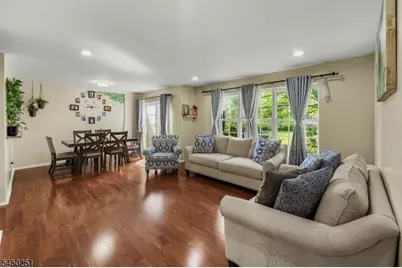 262 Retta Ct, Piscataway Township, NJ 08854 - Photo 5