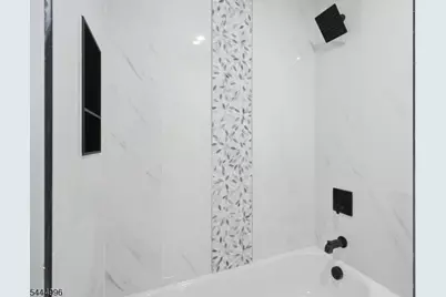 647 S 10th St, Newark, NJ 07108 - Photo 17