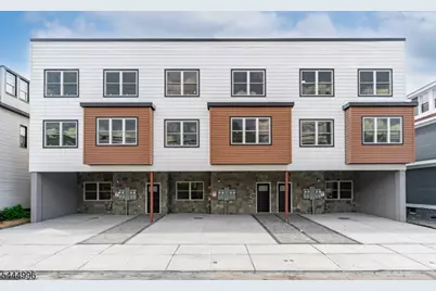 647 S 10th St, Newark, NJ 07108 - Photo 1