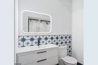 647 S 10th St, Newark, NJ 07108 - Photo 13