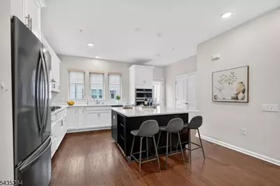 18 Cortland Ct-Unit A, Livingston, NJ 07039 - Photo 15