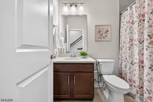 18 Cortland Ct, Livingston, NJ 07039 - Photo 7