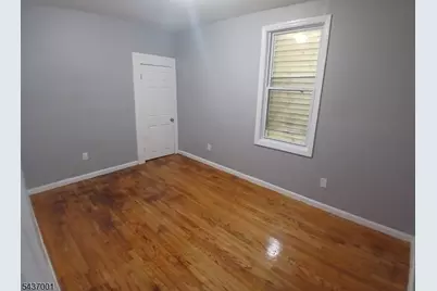118 Seymour Ave, Newark, NJ 07108 - Photo 11