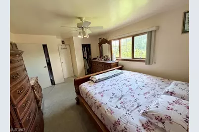 114 Sandra Dr, Totowa, NJ 07512 - Photo 17