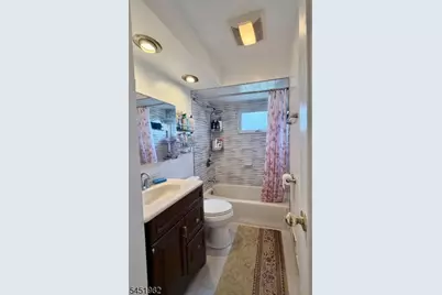 114 Sandra Dr, Totowa, NJ 07512 - Photo 17