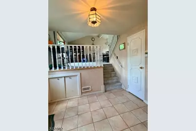 114 Sandra Dr, Totowa, NJ 07512 - Photo 3