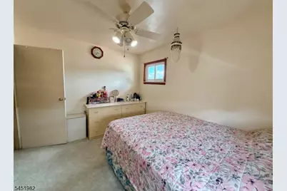 114 Sandra Dr, Totowa, NJ 07512 - Photo 15